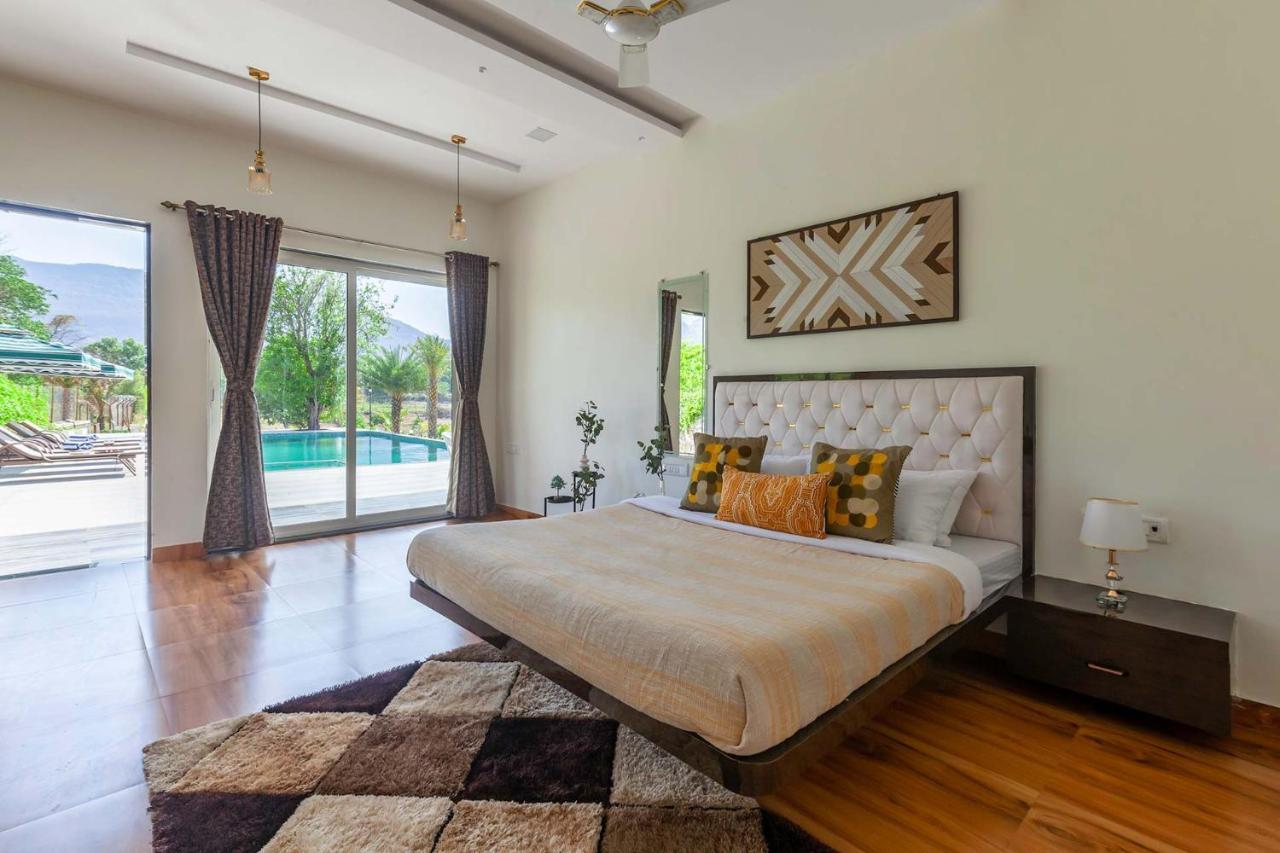 Natures Odyssey By Stayvista - Amidst Lush Greenery With Outdoor Pool And Indoor Activities Chinchavli المظهر الخارجي الصورة