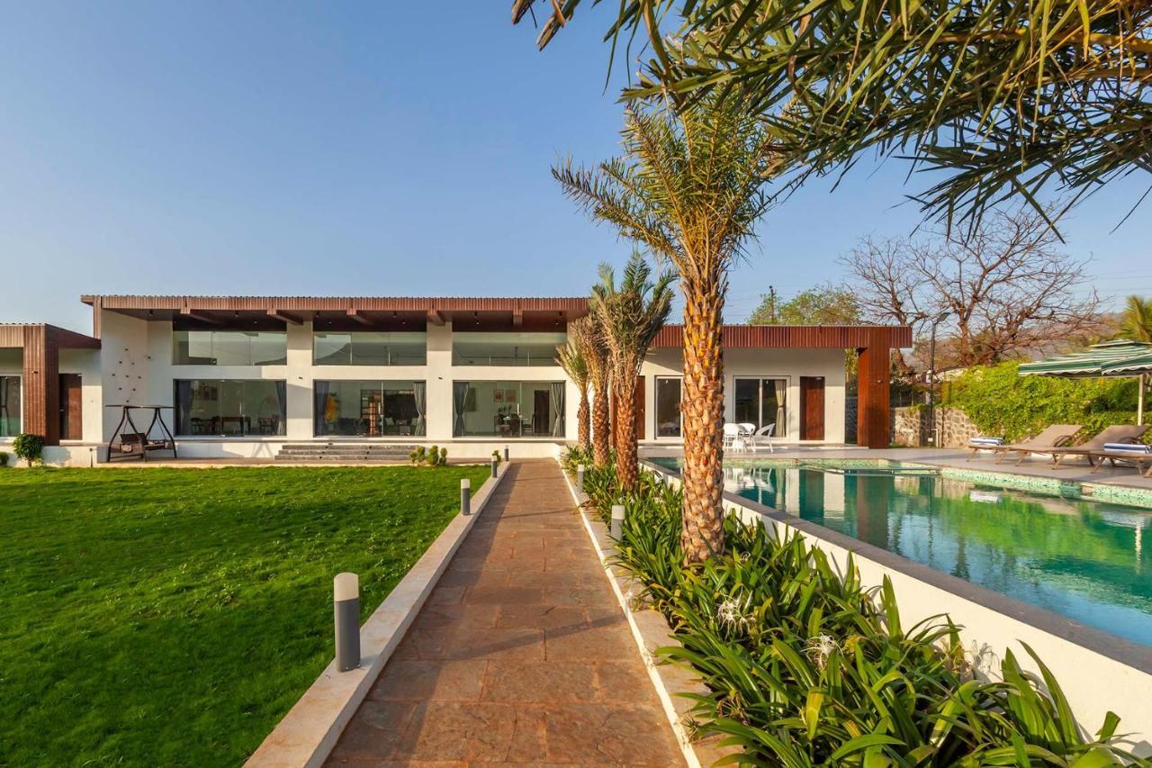 Natures Odyssey By Stayvista - Amidst Lush Greenery With Outdoor Pool And Indoor Activities Chinchavli المظهر الخارجي الصورة