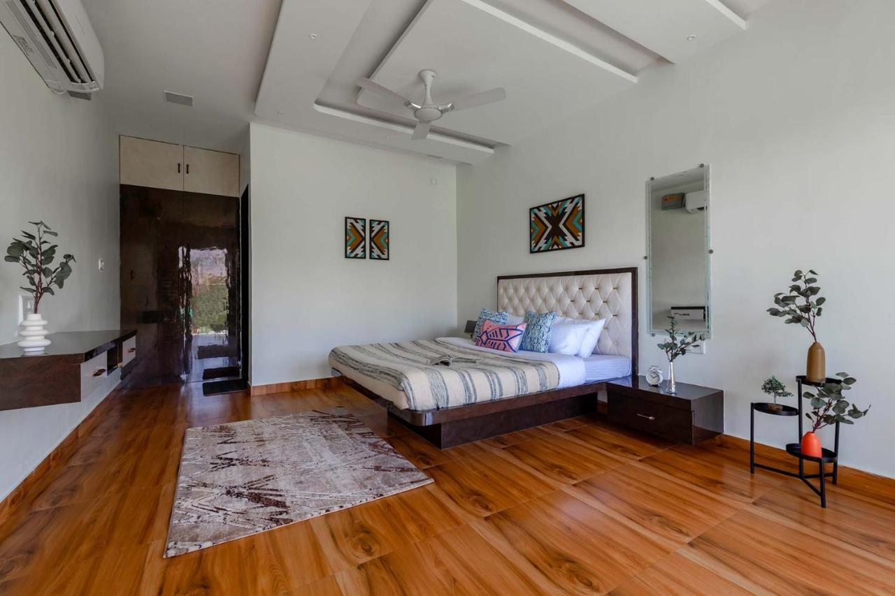 Natures Odyssey By Stayvista - Amidst Lush Greenery With Outdoor Pool And Indoor Activities Chinchavli المظهر الخارجي الصورة